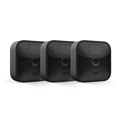 Blink Outdoor, Videocamera di sicurezza in HD, senza fili, resistente alle intemperie, batteria autonomia 2 anni, rilevazione movimento, compatibile con Alexa | 3 videocamere