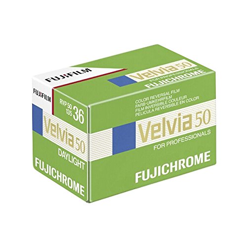 Fujifilm 16329161 Fujifilm Fujichrome Velvia 50 Pellicola Colore Invertibile 50 ISO, 135 24X36Mm, 36 Pose, Verde