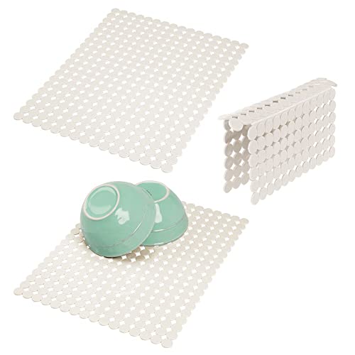 mDesign Set 3 Tappetini lavello in plastica – Accessori cucina per proteggere il lavandino dai graffi, per posate o stoviglie – Tappetini lavandino cucina, protezione separatore vasche – beige